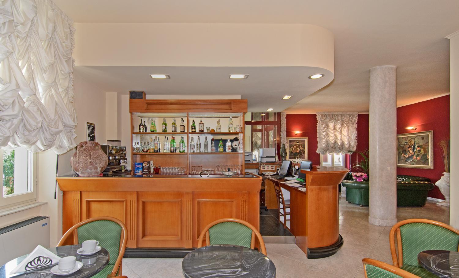 Hotel Regina ลิโด ดิ กามาโยเร ภายนอก รูปภาพ