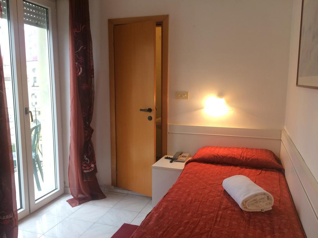 Hotel Regina ลิโด ดิ กามาโยเร ภายนอก รูปภาพ