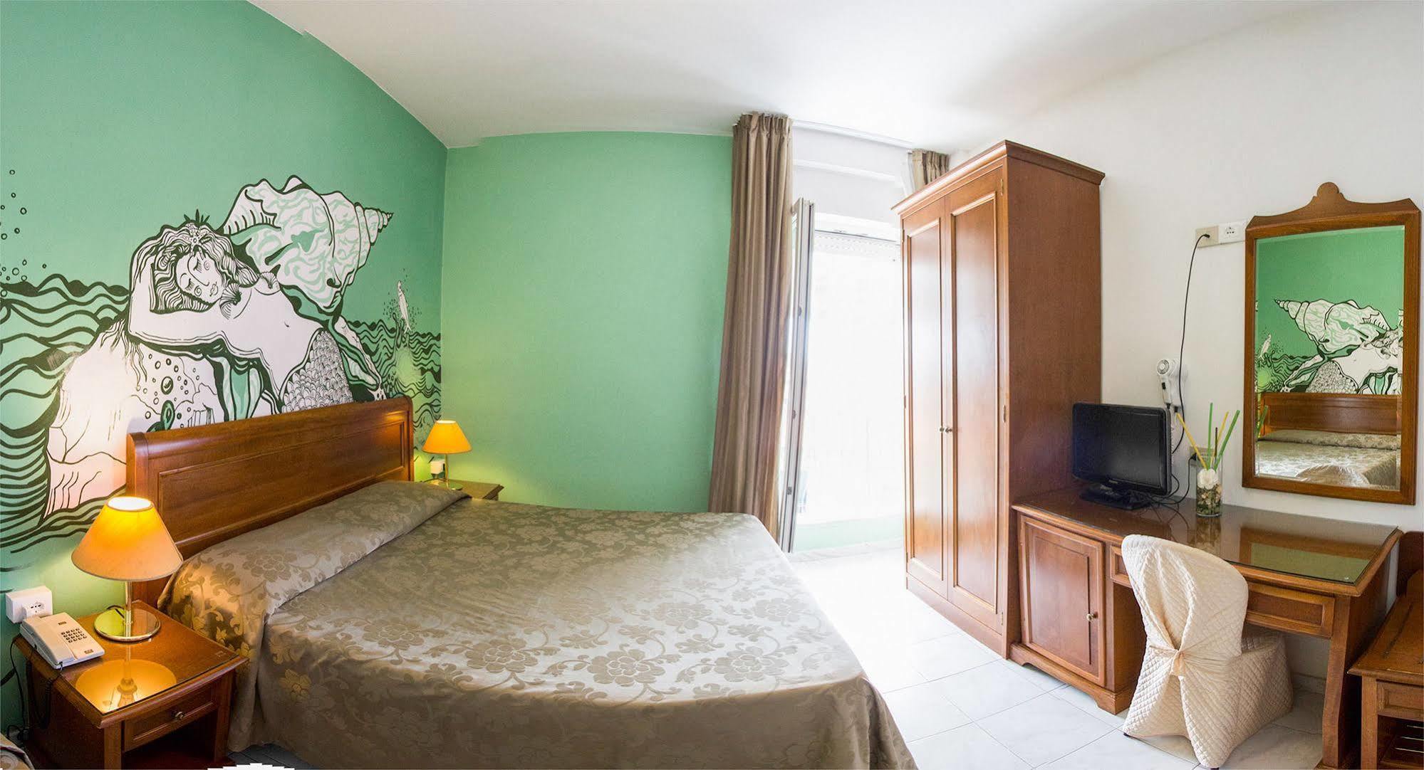 Hotel Regina ลิโด ดิ กามาโยเร ภายนอก รูปภาพ