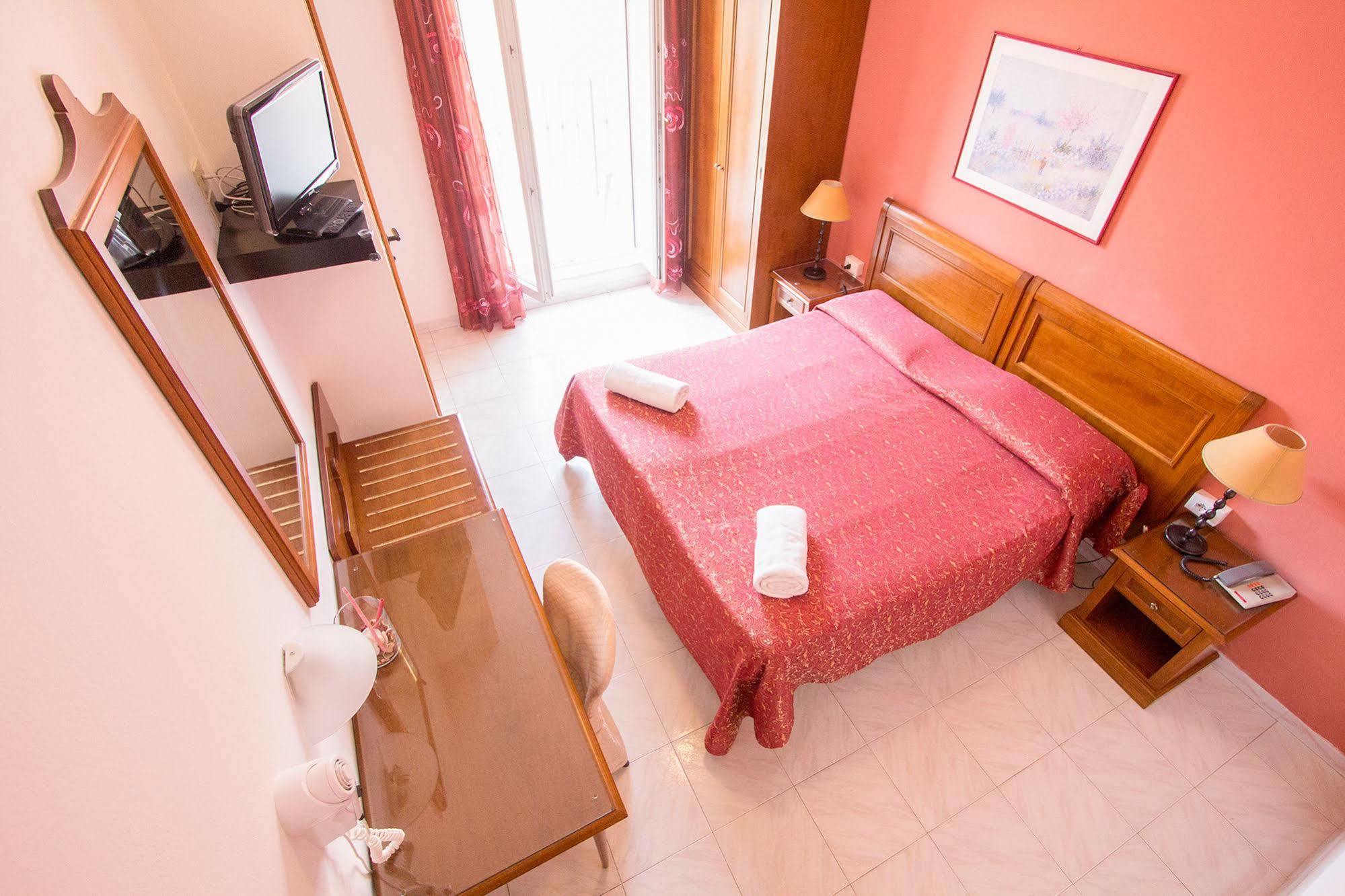 Hotel Regina ลิโด ดิ กามาโยเร ภายนอก รูปภาพ